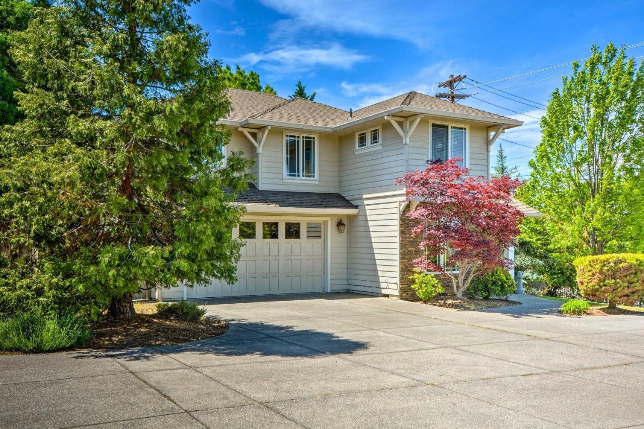 Villa Charming Medford Getaway About 4 Miles To Downtown! Esterno foto