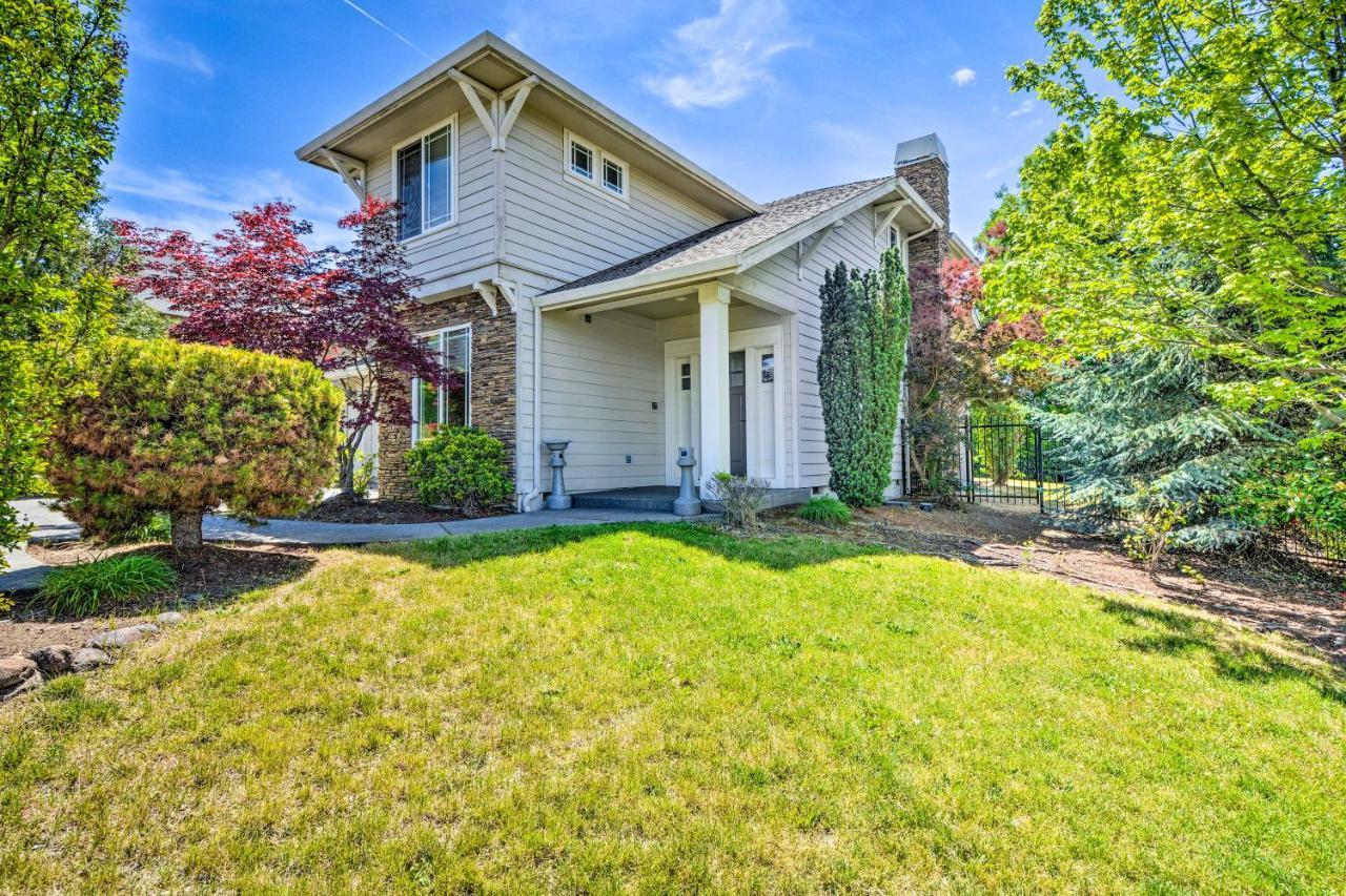 Villa Charming Medford Getaway About 4 Miles To Downtown! Esterno foto