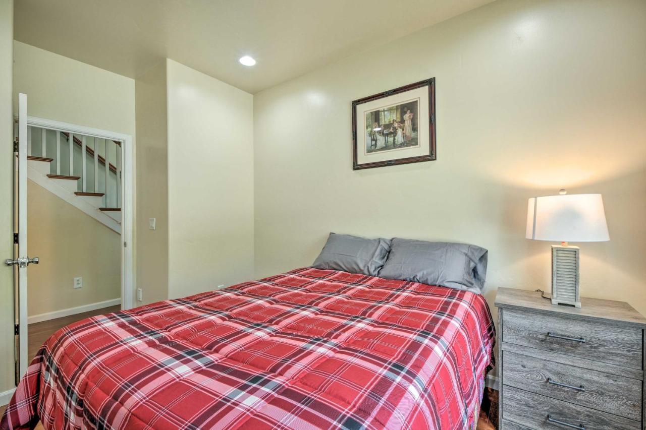 Villa Charming Medford Getaway About 4 Miles To Downtown! Esterno foto